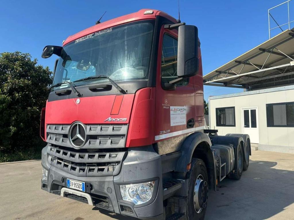 Mercedes-Benz Arocs 6x4 Foto 2