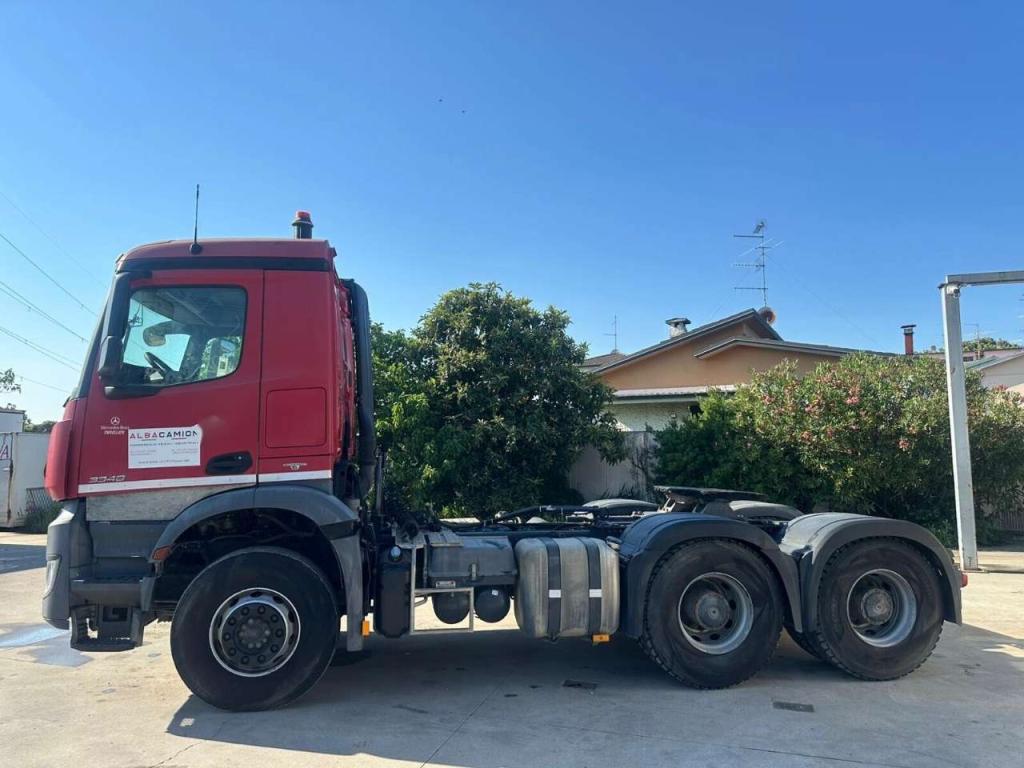 Mercedes-Benz Arocs 6x4 Foto 3