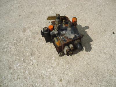 Valvola idraulica per Fiat Kobelco W190 in vendita da OLM 90 Srl