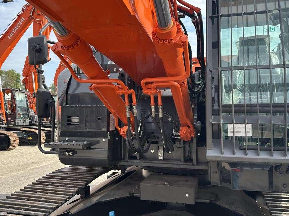 Hitachi ZX225USLC-7 Foto 7