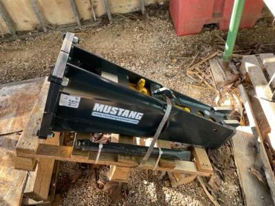 Mustang hm 152 in vendita da Italmacchine 2 Srl