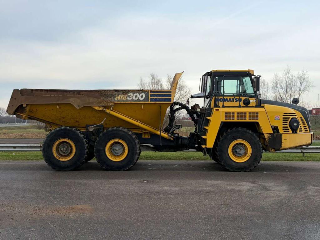 Komatsu HM300-3 Foto 6