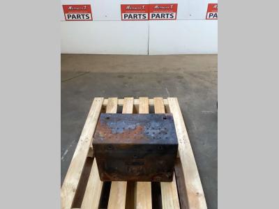 Vano batterie per Caterpillar 924G in vendita da Massucco T. Srl Area Ricambi