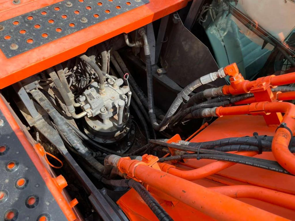 Hitachi ZX210LC-6 Foto 27
