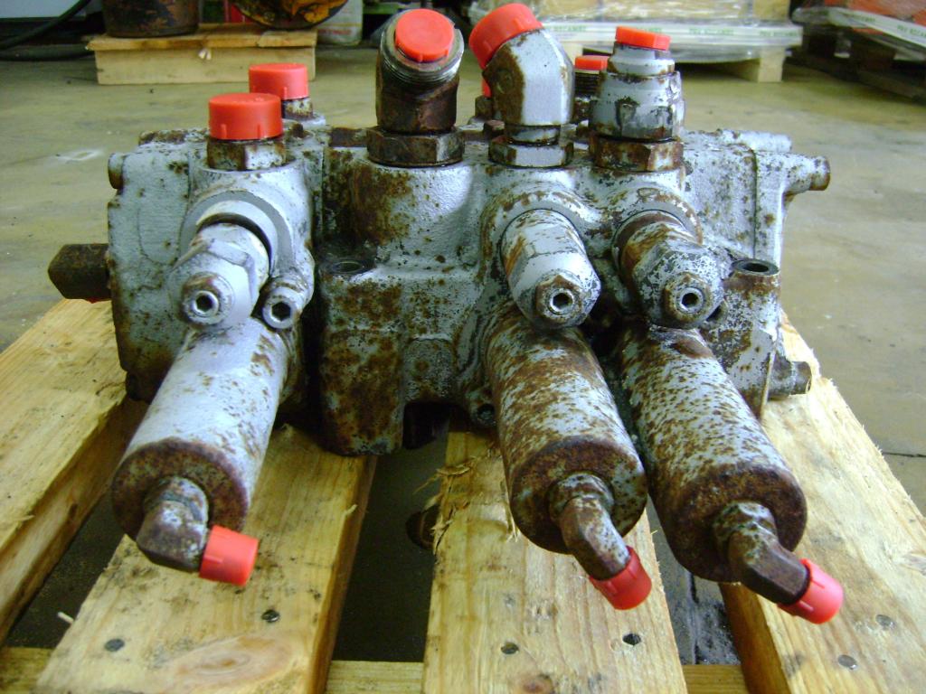 Distributore idraulico per Fiat Hitachi Foto 3