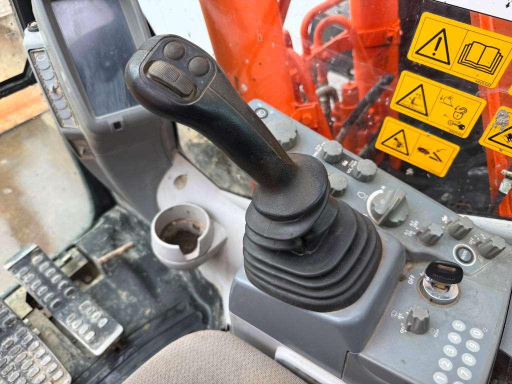 Hitachi ZX135US-6 - Quick Coupler / Hammer Lines Foto 11
