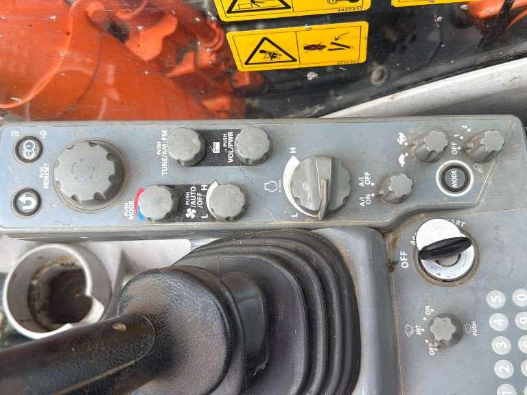 Hitachi ZX135US-6 - Quick Coupler / Hammer Lines Foto 13