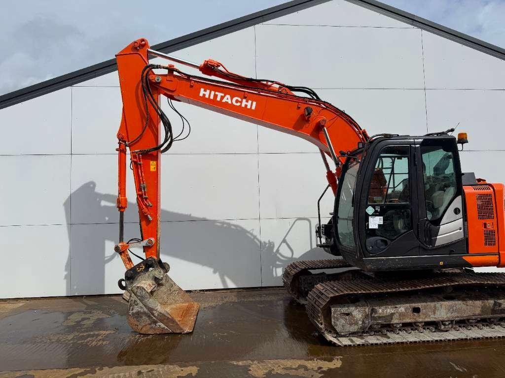 Hitachi ZX135US-6 - Quick Coupler / Hammer Lines Foto 15