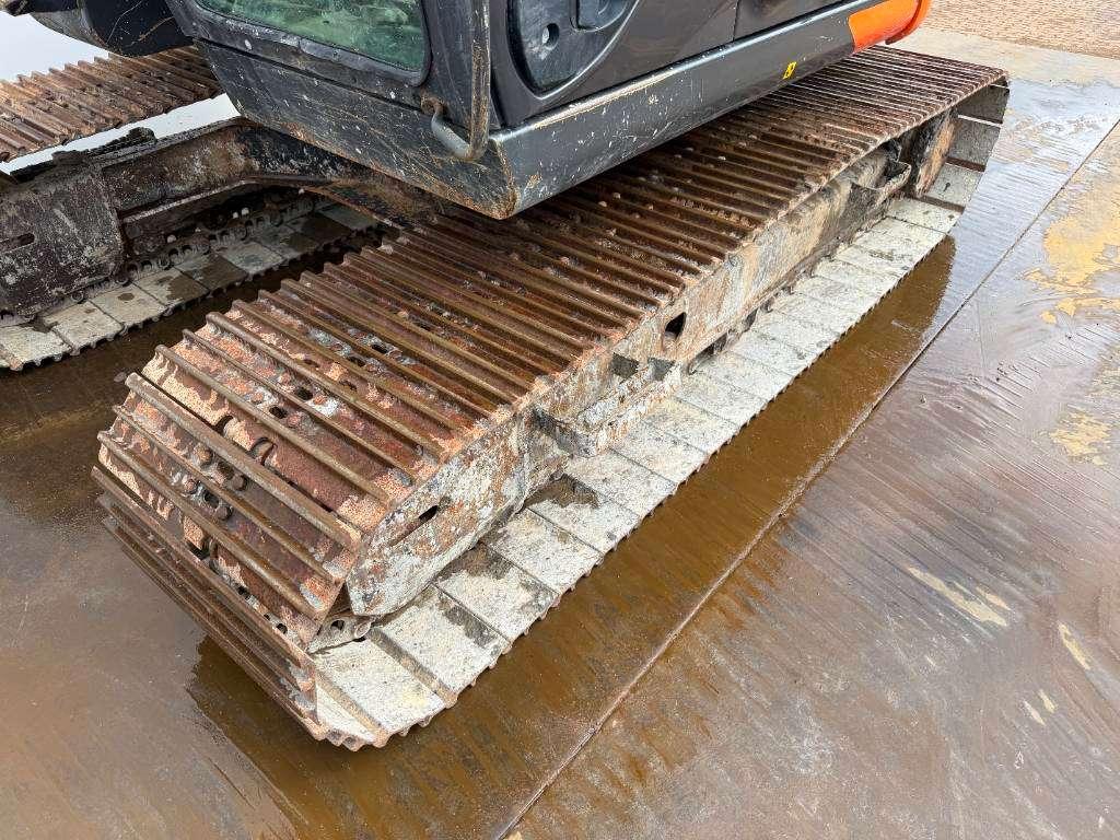 Hitachi ZX135US-6 - Quick Coupler / Hammer Lines Foto 22