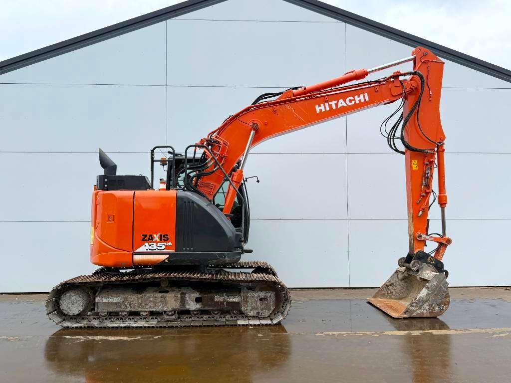 Hitachi ZX135US-6 - Quick Coupler / Hammer Lines Foto 6