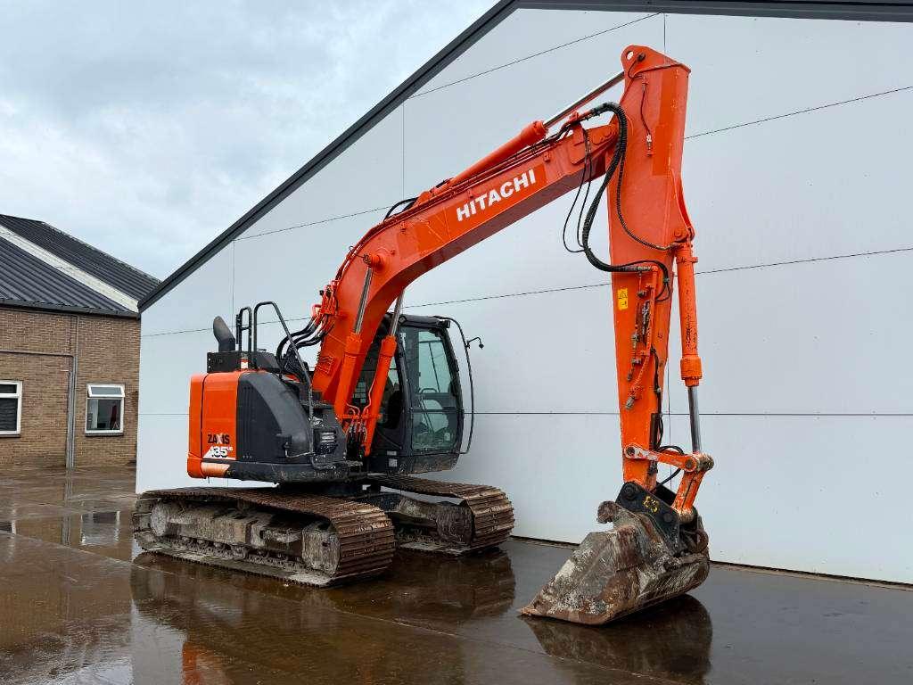 Hitachi ZX135US-6 - Quick Coupler / Hammer Lines Foto 7