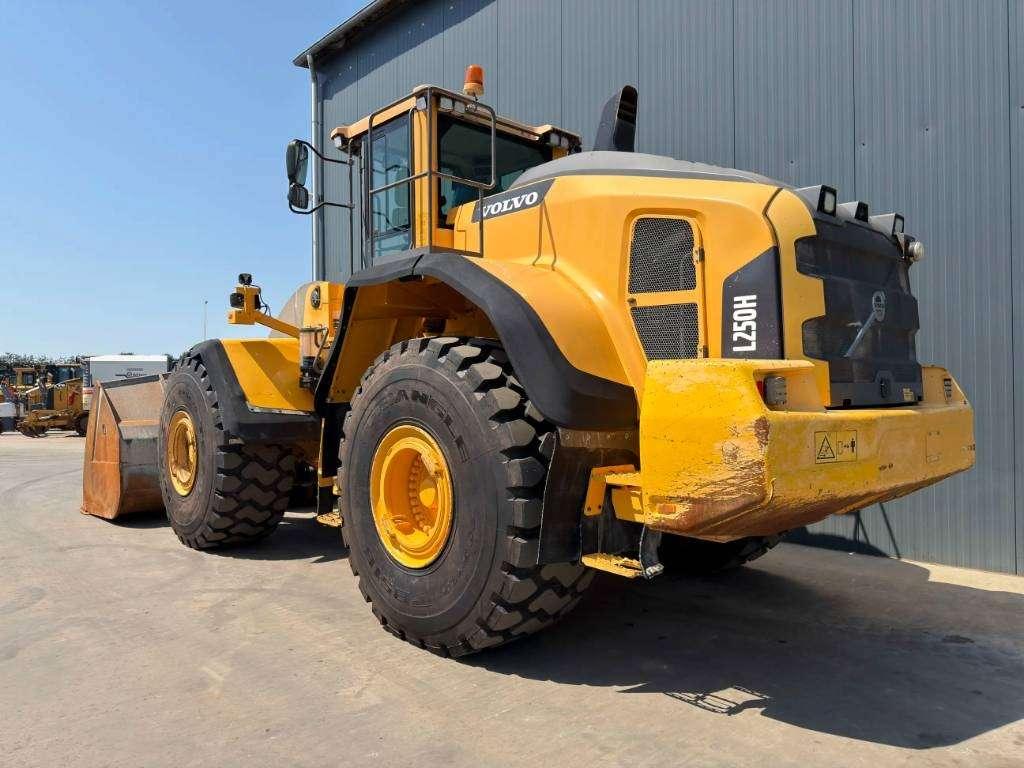 Volvo L250H Foto 2