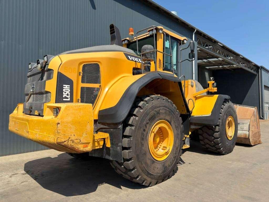 Volvo L250H Foto 4
