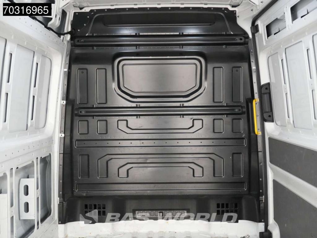 Volkswagen Crafter 140pk L3H3 Airco Camera Euro6 L2H2 Airco Foto 11