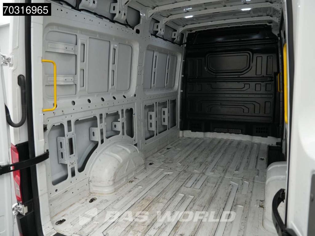 Volkswagen Crafter 140pk L3H3 Airco Camera Euro6 L2H2 Airco Foto 12