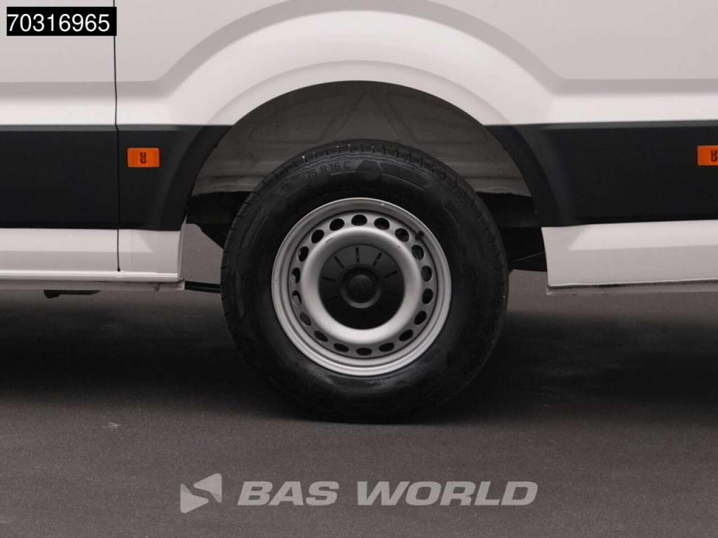 Volkswagen Crafter 140pk L3H3 Airco Camera Euro6 L2H2 Airco Foto 24