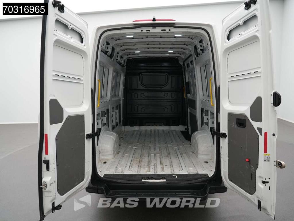 Volkswagen Crafter 140pk L3H3 Airco Camera Euro6 L2H2 Airco Foto 9