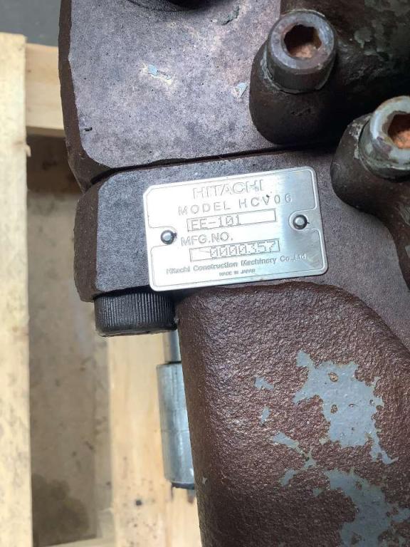 Distributore idraulico per Hitachi ZX160LC Foto 5