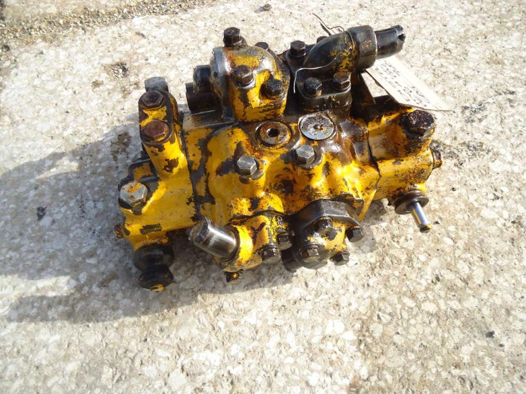 Distributore idraulico per Caterpillar 920 Foto 2
