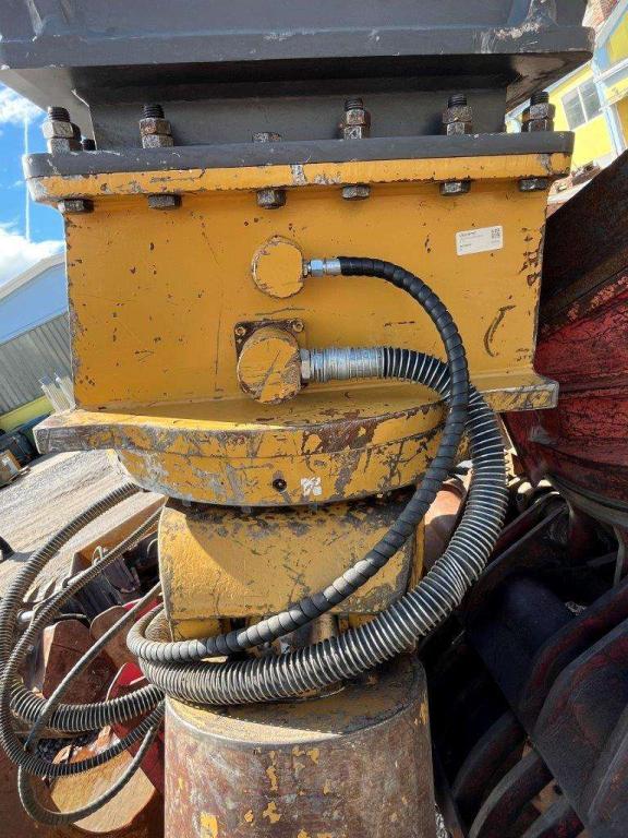 BC20D for 26-35 ton excavators Pinza frantumatrice Foto 11