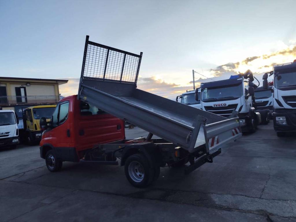 Iveco DAILY 35-120 Foto 15