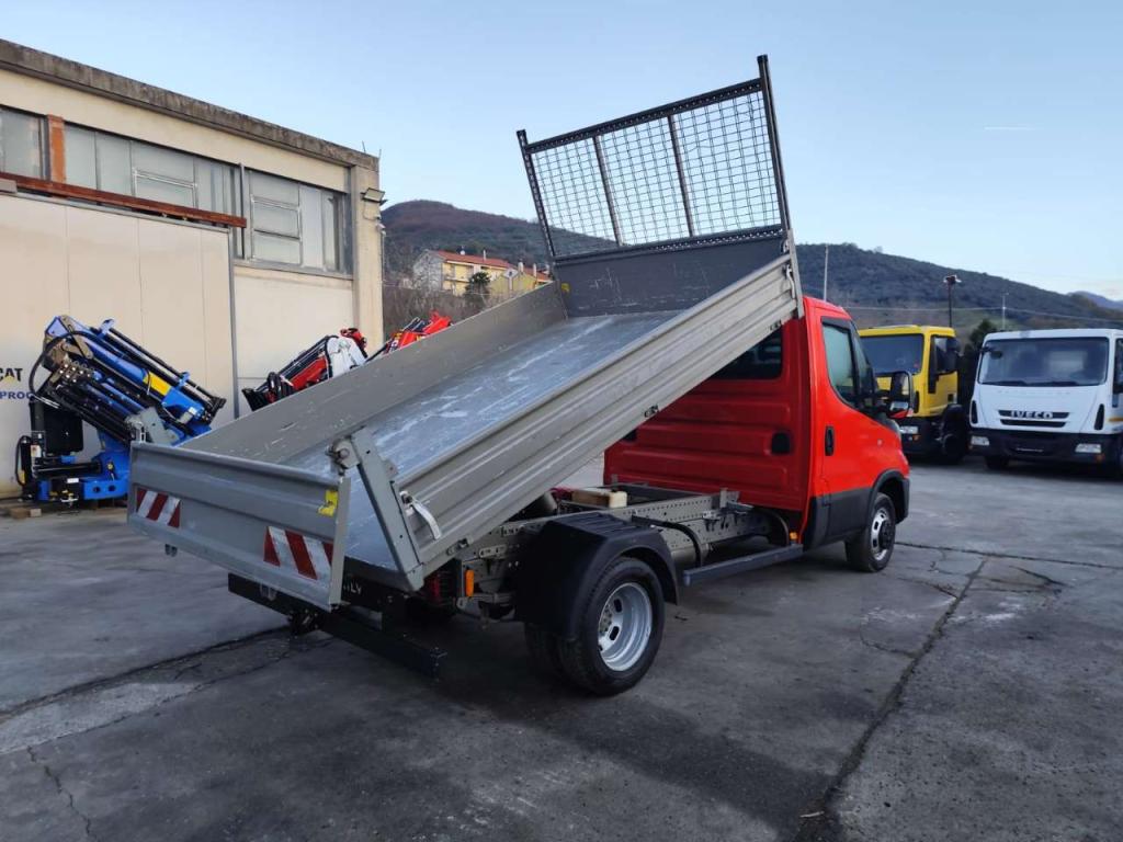 Iveco DAILY 35-120 Foto 16