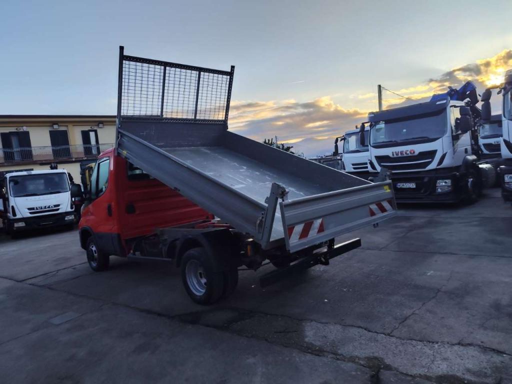 Iveco DAILY 35-120 Foto 18