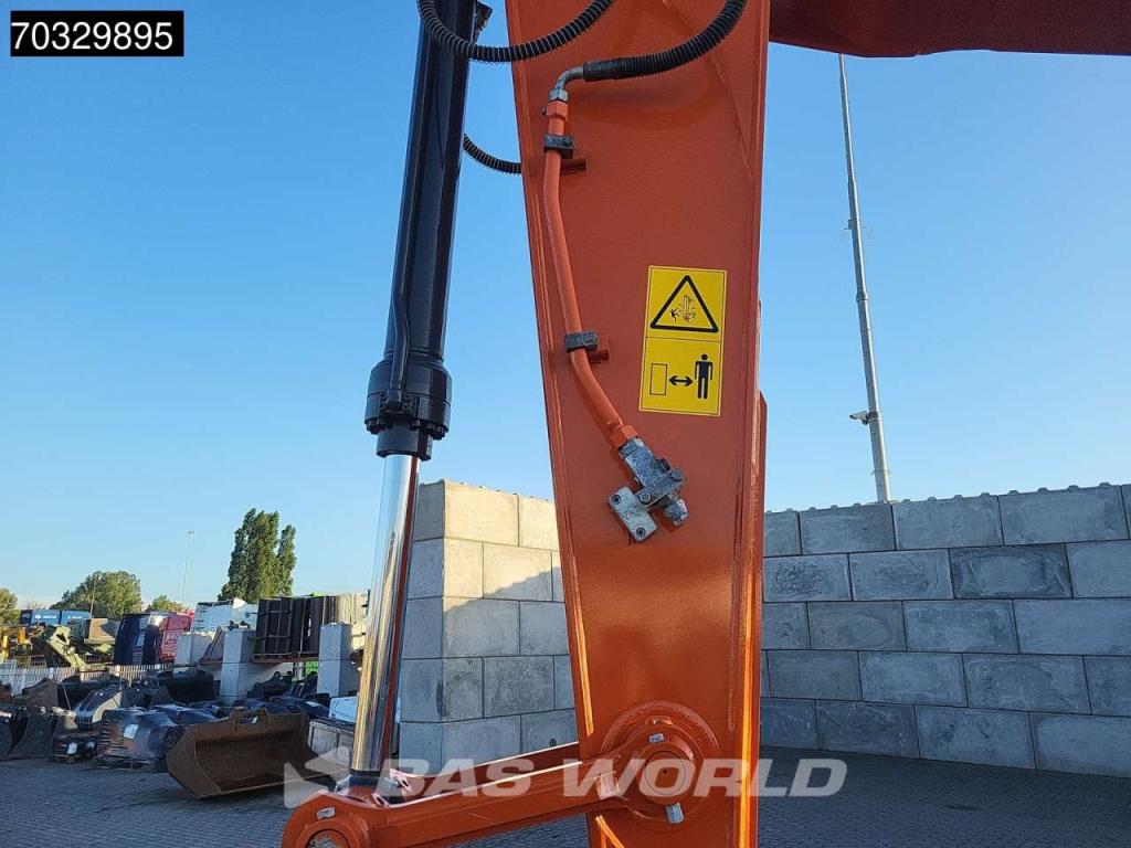 Hitachi ZX220 LC-5G Foto 12