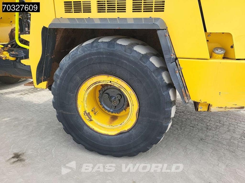 Komatsu HM300-3 Foto 18