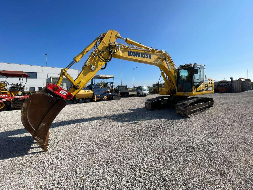 Komatsu HB215LC-2 Foto 1