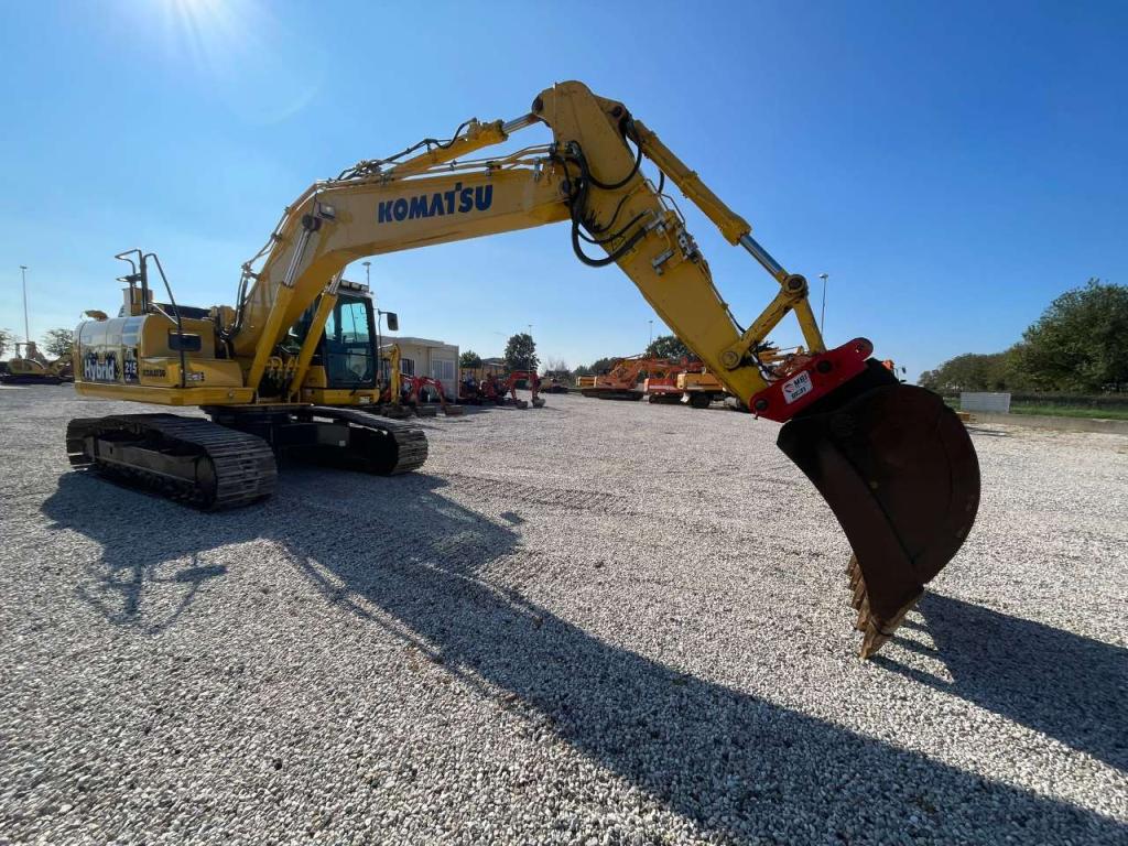 Komatsu HB215LC-2 Foto 6