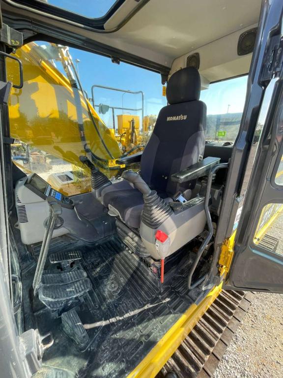 Komatsu HB215LC-2 Foto 9