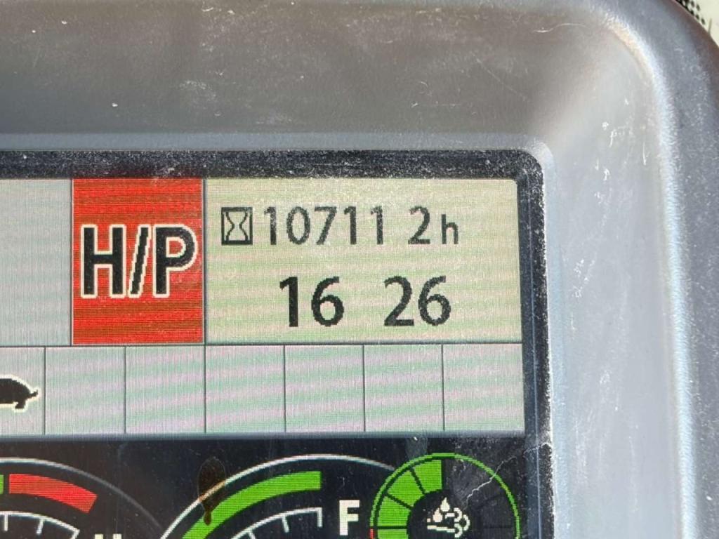 Hitachi ZX300LC-6 Foto 28