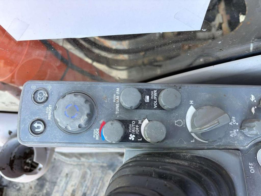 Hitachi ZX300LC-6 Foto 29