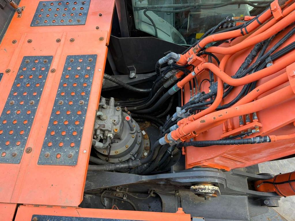 Hitachi ZX300LC-6 Foto 30