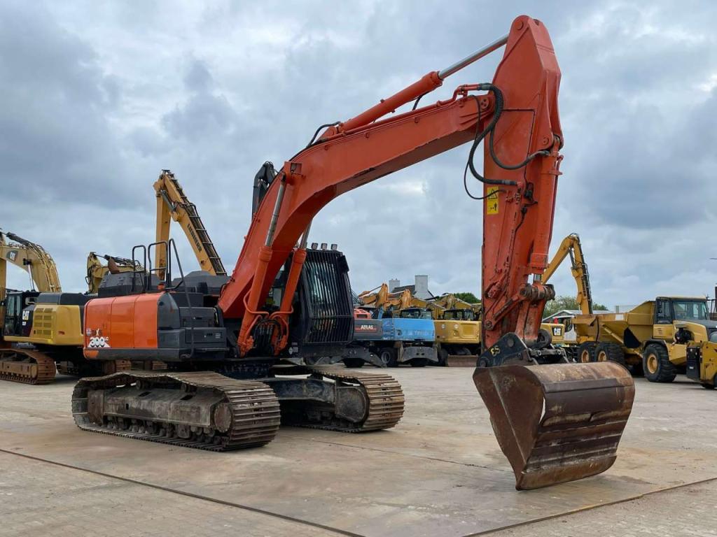 Hitachi ZX300LC-6 Foto 8