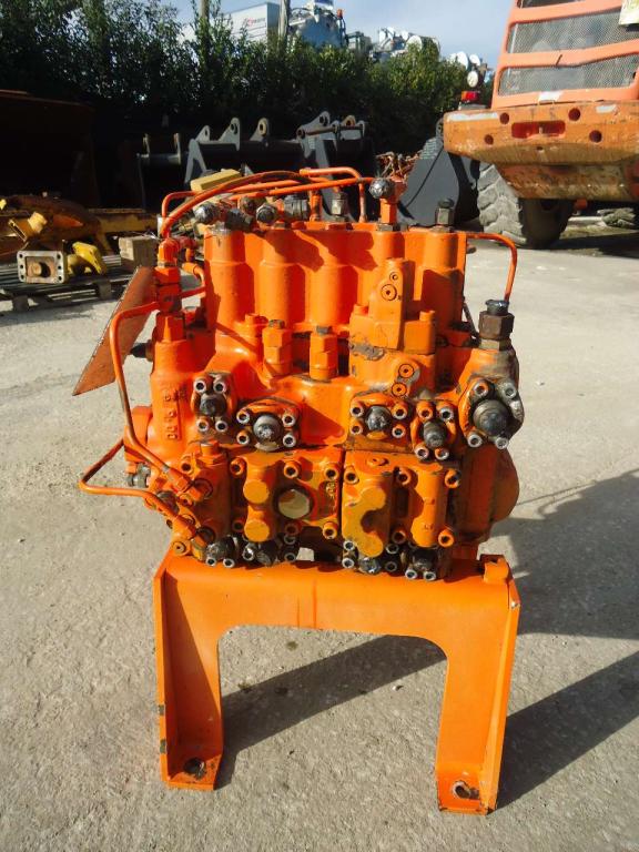 Distributore idraulico per Fiat Hitachi EX215 Foto 5