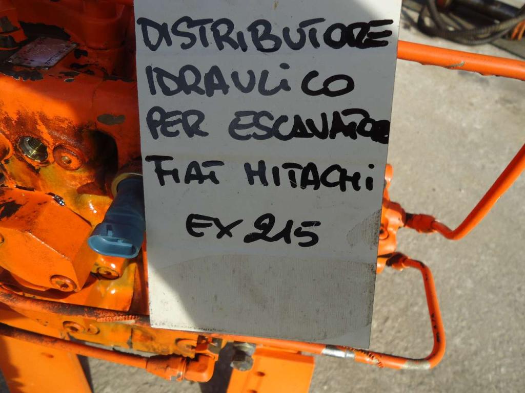 Distributore idraulico per Fiat Hitachi EX215 Foto 7
