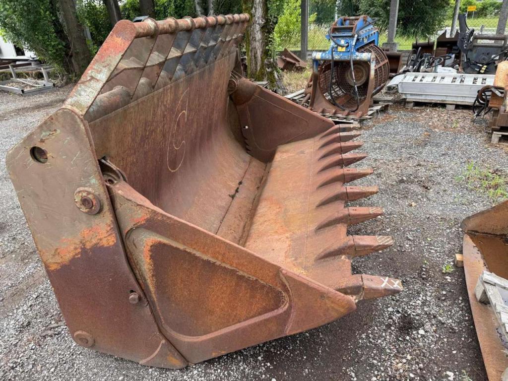 Liebherr 275 Foto 4