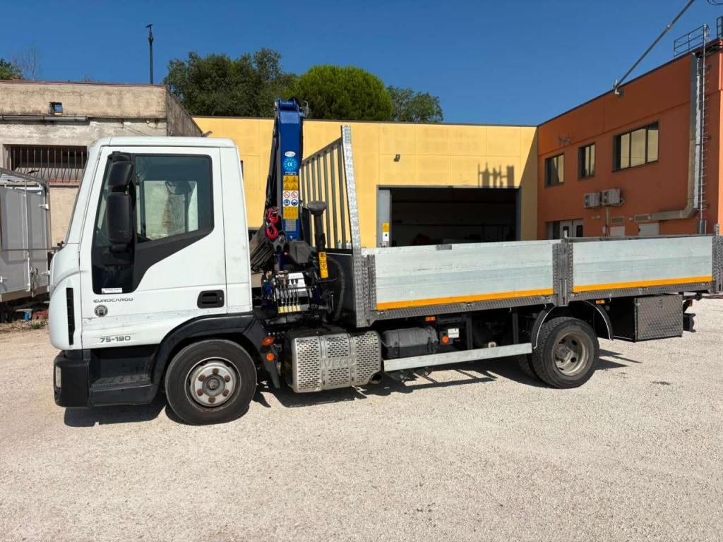 Iveco EUROCARGO 75E19 euro 6 GRU PM Foto 15