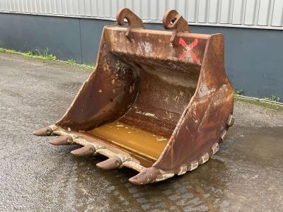 Verachtert Bucket with teeth in vendita da Big Machinery