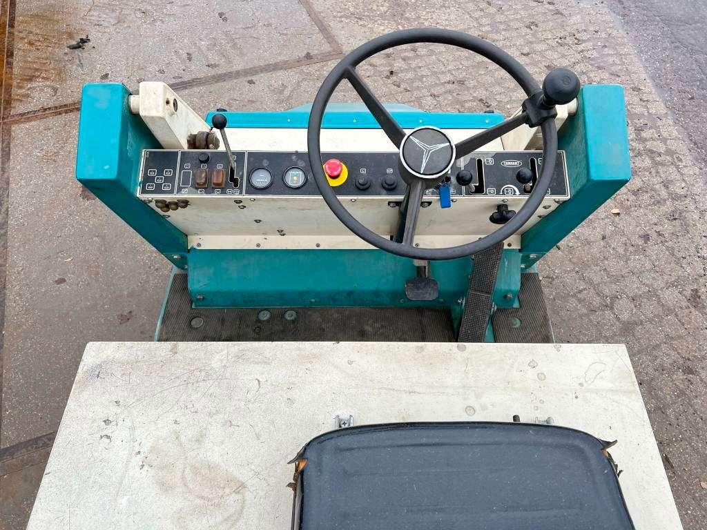 Tennant 215E Sweeper - Good Working Condition Foto 8