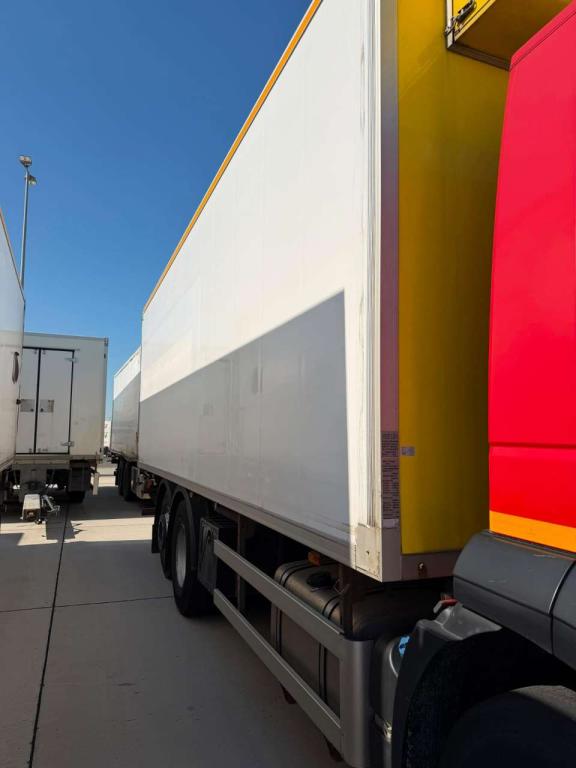 Iveco STRALIS HI-STREET 260S31 Foto 6