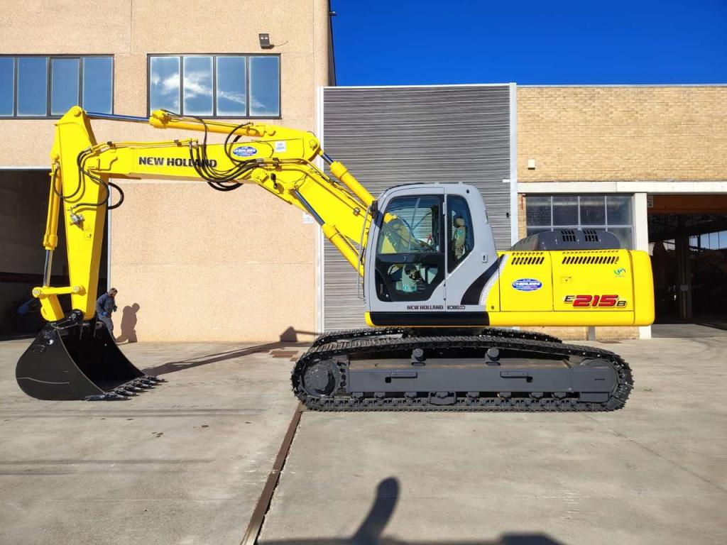 New Holland E 215 B Foto 1