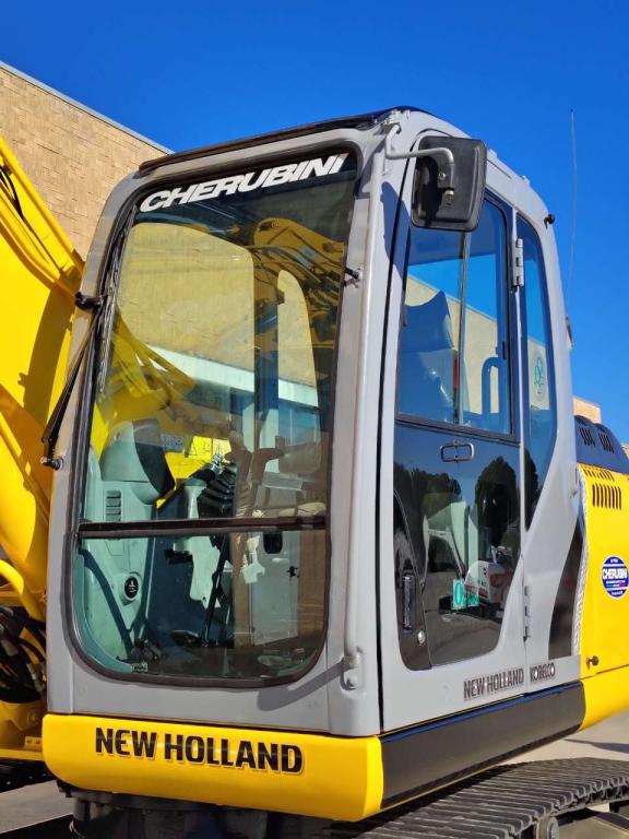 New Holland E 215 B Foto 23