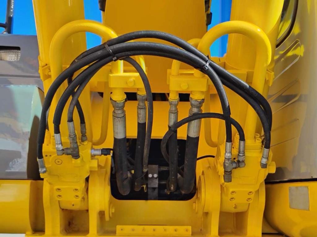New Holland E 215 B Foto 8