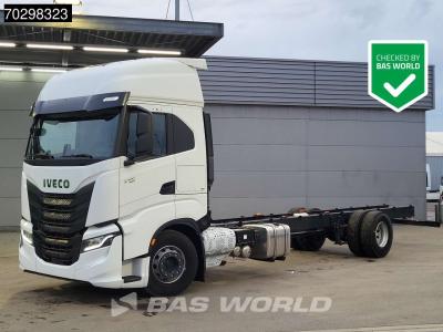 Iveco S-Way 420 4X2 NEW! Chassis, Automatic Standklima 2xTanks Euro 6 in vendita da BAS World B.V.