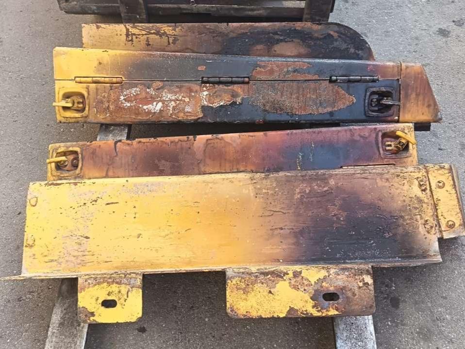 Cofanatura e carter carrozzeria per Caterpillar 953 C Foto 7