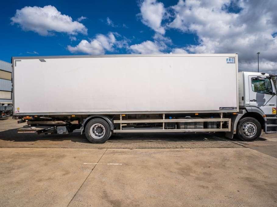 Mercedes-Benz AXOR 1829 BL-MP3 +CARRIER+DHOLLANDIA Foto 3