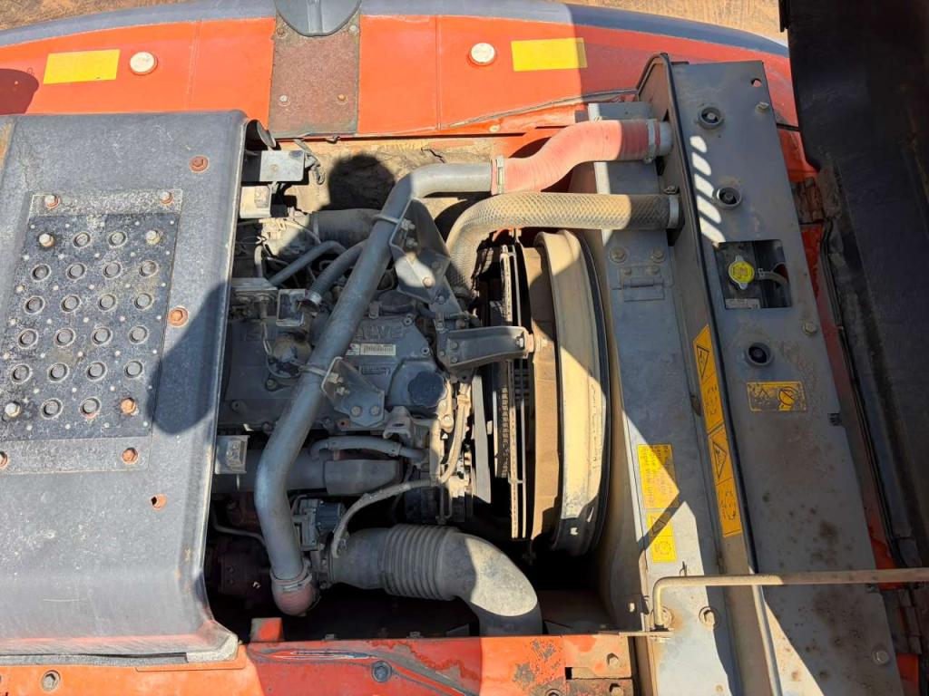 Hitachi ZX210LC-5B Foto 27